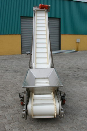 Flighted Incline Belt Conveyor