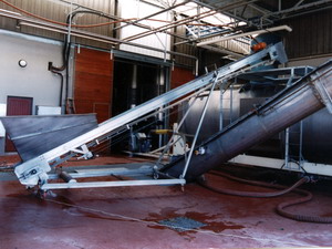 Incline Flighted Belt Conveyor